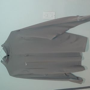 Nike casual/athletic dry fit shirt. Mens